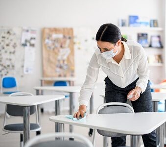 Limpieza y Desinfección de Centros Educativos